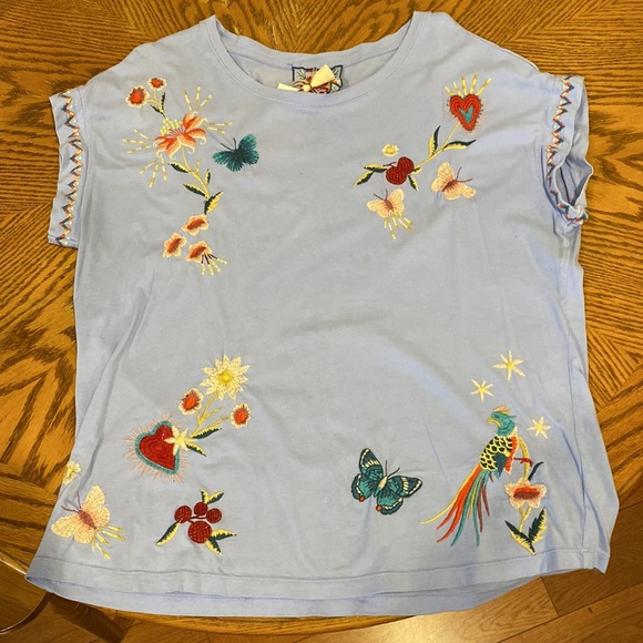 Johnny Was Tops - 🌼🌿Johnny Was Beautiful! light blue embroidered t shirt size medium 🌼🌿